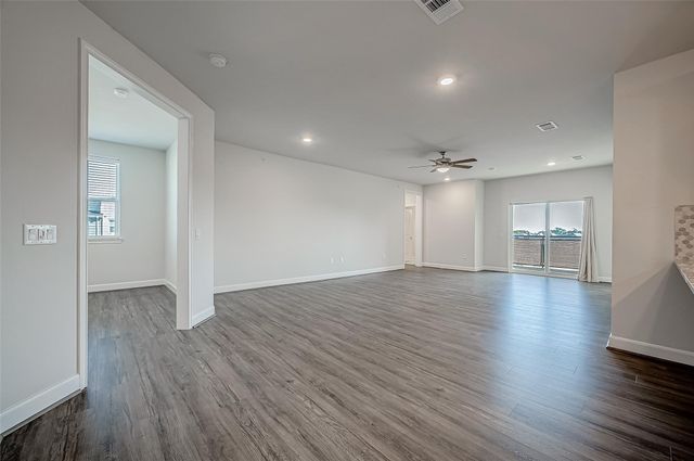 6804 Westview Drive 1402, Houston, TX 77055