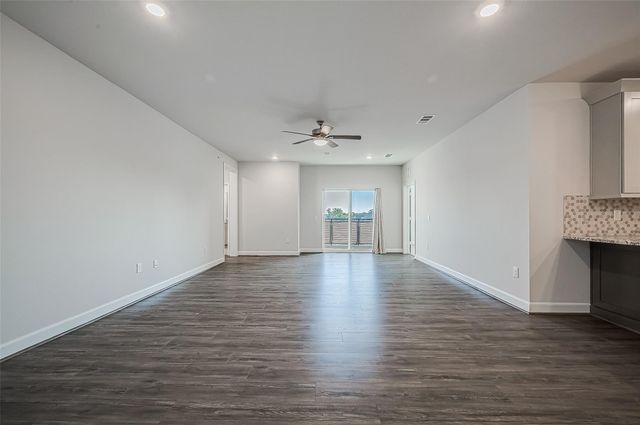6804 Westview Drive 1402, Houston, TX 77055