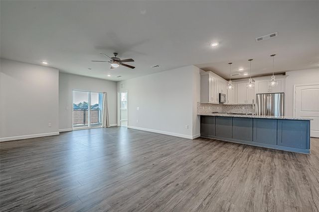 6804 Westview Drive 1402, Houston, TX 77055