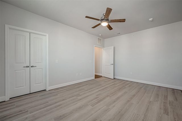 6804 Westview Drive 1402, Houston, TX 77055