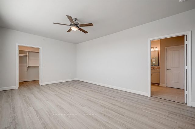 6804 Westview Drive 1402, Houston, TX 77055