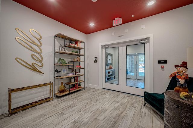 6804 Westview Drive 1402, Houston, TX 77055