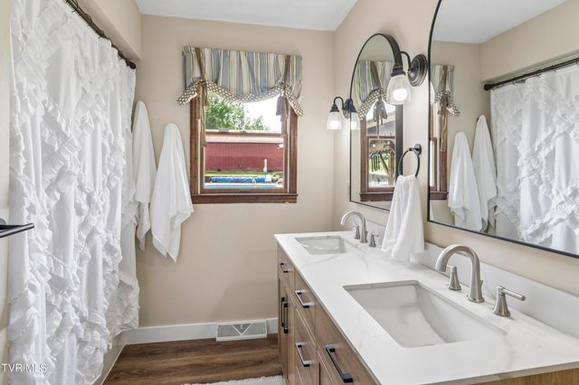 370 Splatter Creek Road, Limestone, TN 37681