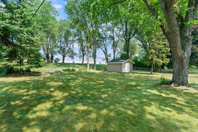 8372 50th Avenue N, New Hope, MN 55428
