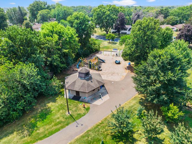 8372 50th Avenue N, New Hope, MN 55428