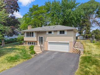 8372 50th Avenue N, New Hope, MN 55428