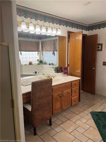 3809 Kings Court, Oklahoma City, OK 73121
