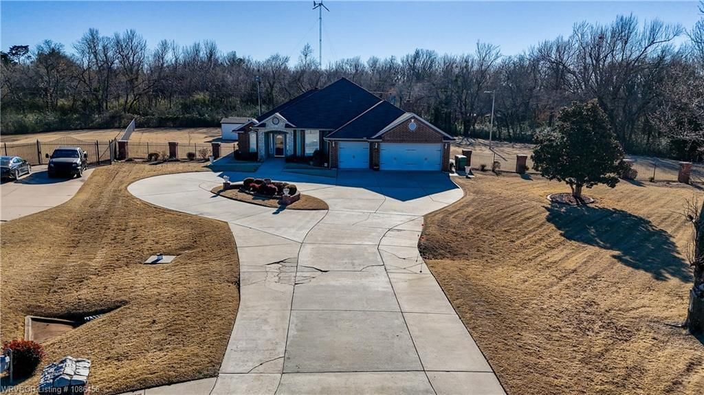 3809 Kings Court, Oklahoma City, OK 73121