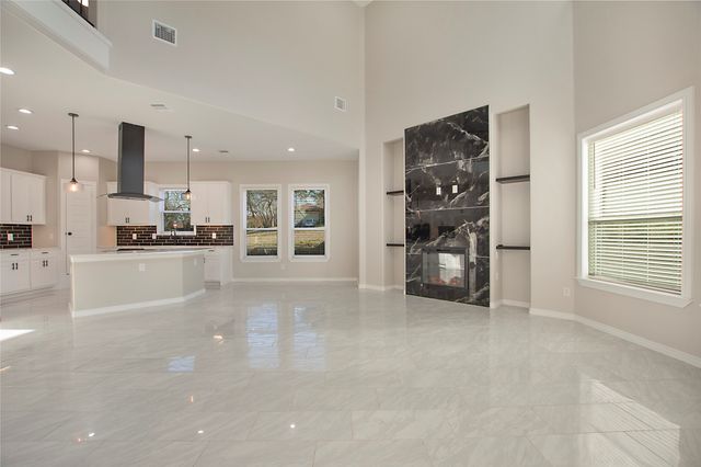 702 Linkcrest Drive, Duncanville, TX 75137