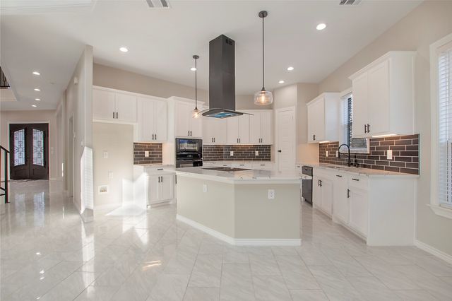 702 Linkcrest Drive, Duncanville, TX 75137