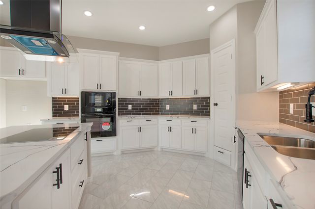 702 Linkcrest Drive, Duncanville, TX 75137