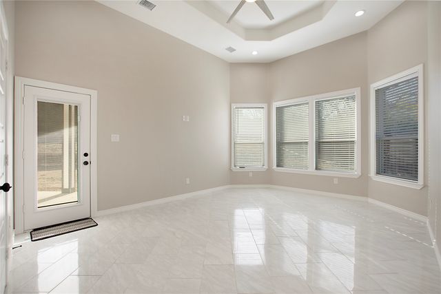702 Linkcrest Drive, Duncanville, TX 75137