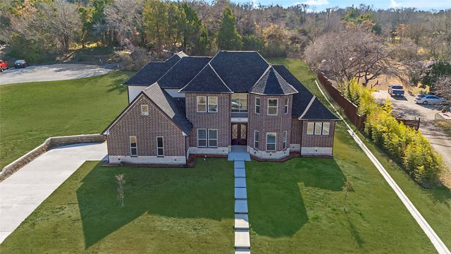 702 Linkcrest Drive, Duncanville, TX 75137