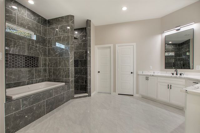 702 Linkcrest Drive, Duncanville, TX 75137