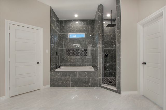 702 Linkcrest Drive, Duncanville, TX 75137