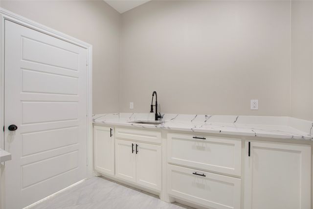 702 Linkcrest Drive, Duncanville, TX 75137