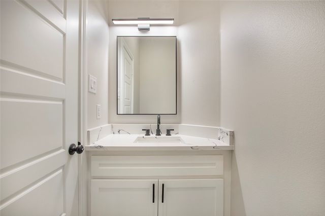 702 Linkcrest Drive, Duncanville, TX 75137