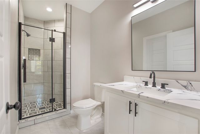 702 Linkcrest Drive, Duncanville, TX 75137