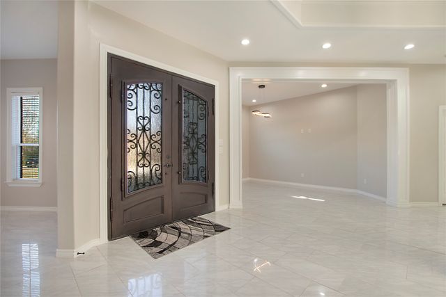 702 Linkcrest Drive, Duncanville, TX 75137