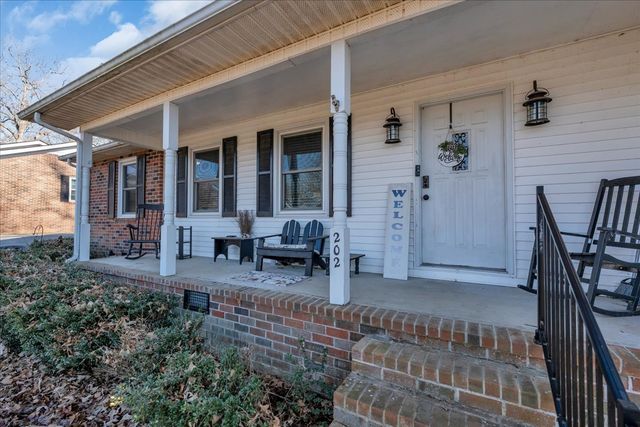 202 Mortons Lake Rd, Manchester, TN 37355