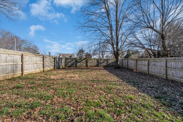 202 Mortons Lake Rd, Manchester, TN 37355