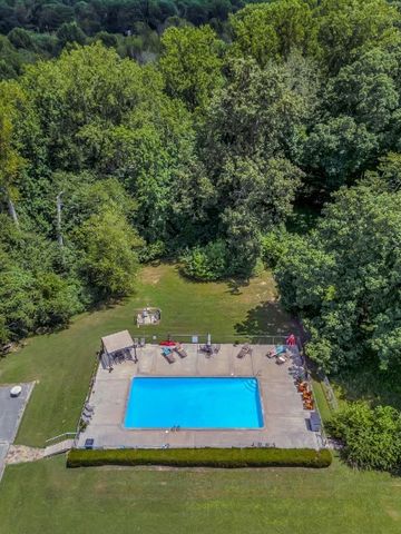 202 Mortons Lake Rd, Manchester, TN 37355