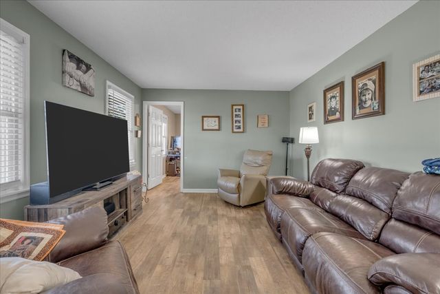 202 Mortons Lake Rd, Manchester, TN 37355