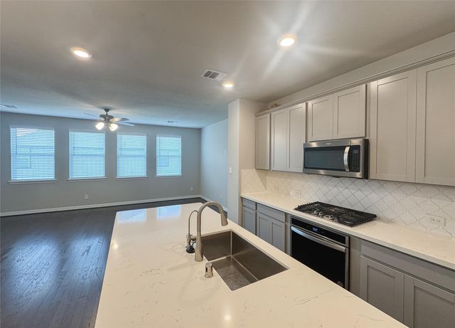 9503 Towne Lake Parkway, Cypress, TX 77433