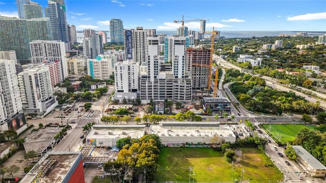 232 SW 8th St ENTIRE BUILDING, Miami, FL 33130