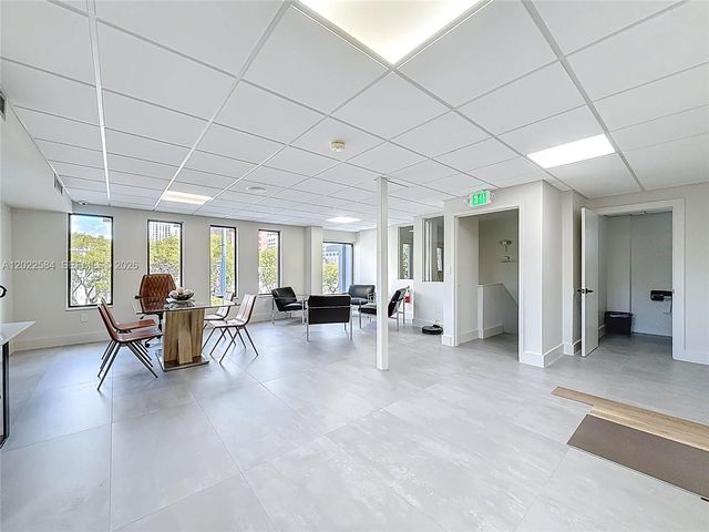 232 SW 8th St ENTIRE BUILDING, Miami, FL 33130