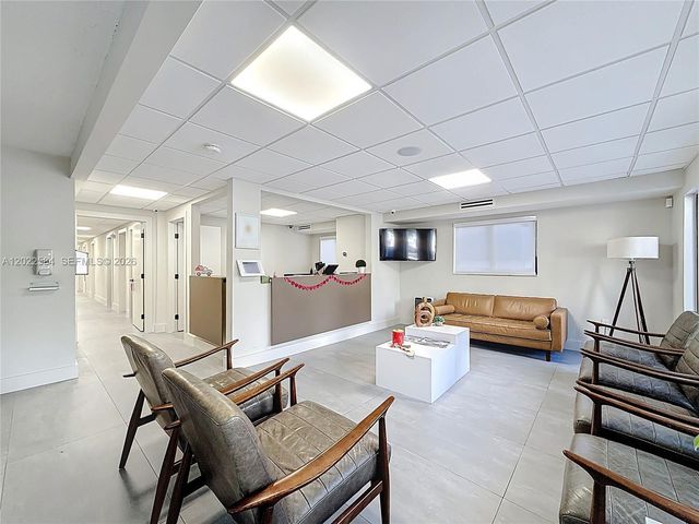 232 SW 8th St ENTIRE BUILDING, Miami, FL 33130