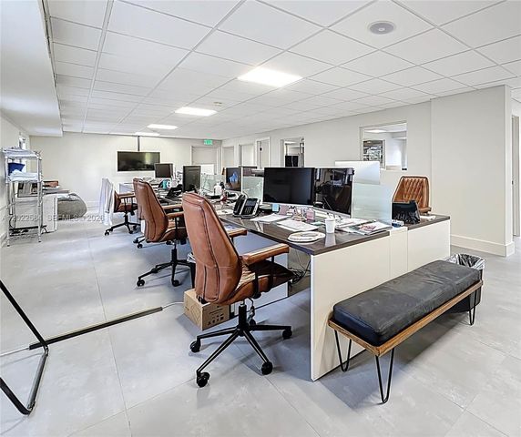 232 SW 8th St ENTIRE BUILDING, Miami, FL 33130