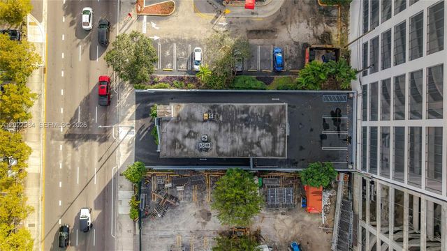 232 SW 8th St ENTIRE BUILDING, Miami, FL 33130