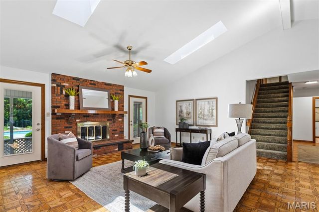 1289 Tammany Lane, St Louis, MO 63131