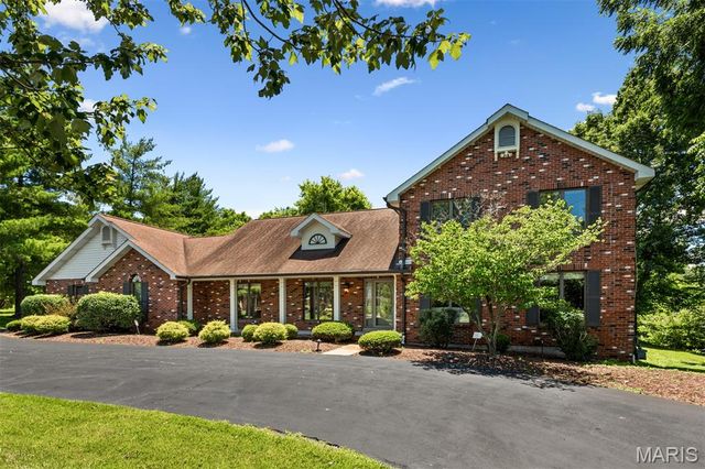 1289 Tammany Lane, St Louis, MO 63131