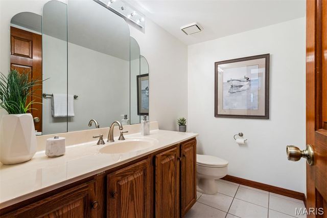 1289 Tammany Lane, St Louis, MO 63131