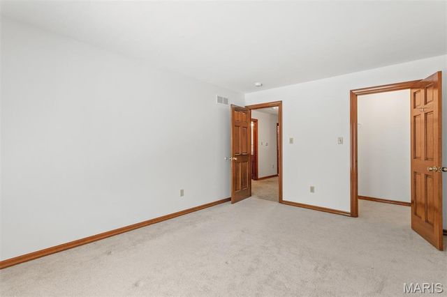 1289 Tammany Lane, St Louis, MO 63131