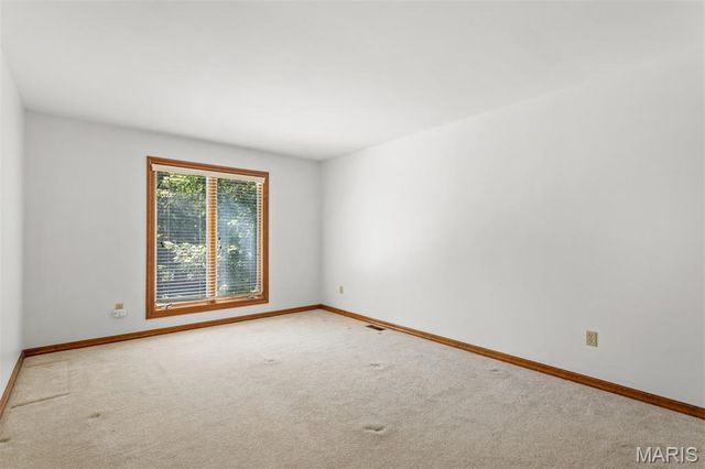 1289 Tammany Lane, St Louis, MO 63131