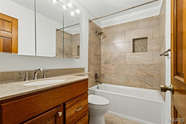 1289 Tammany Lane, St Louis, MO 63131