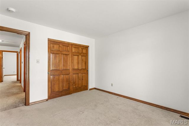 1289 Tammany Lane, St Louis, MO 63131