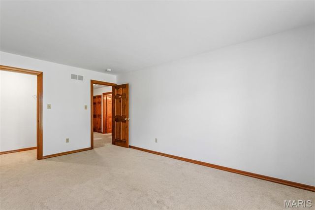1289 Tammany Lane, St Louis, MO 63131