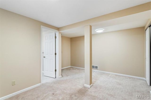 1289 Tammany Lane, St Louis, MO 63131