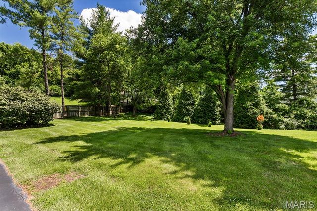 1289 Tammany Lane, St Louis, MO 63131