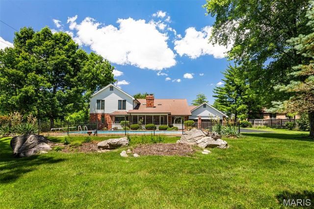 1289 Tammany Lane, St Louis, MO 63131