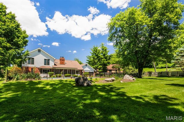 1289 Tammany Lane, St Louis, MO 63131