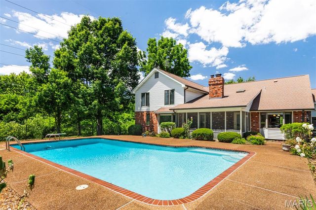 1289 Tammany Lane, St Louis, MO 63131