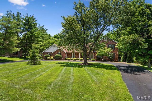 1289 Tammany Lane, St Louis, MO 63131