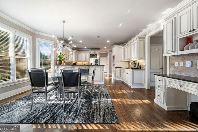 585 Settles Brook Court, Suwanee, GA 30024