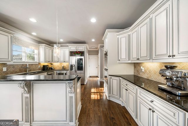 585 Settles Brook Court, Suwanee, GA 30024