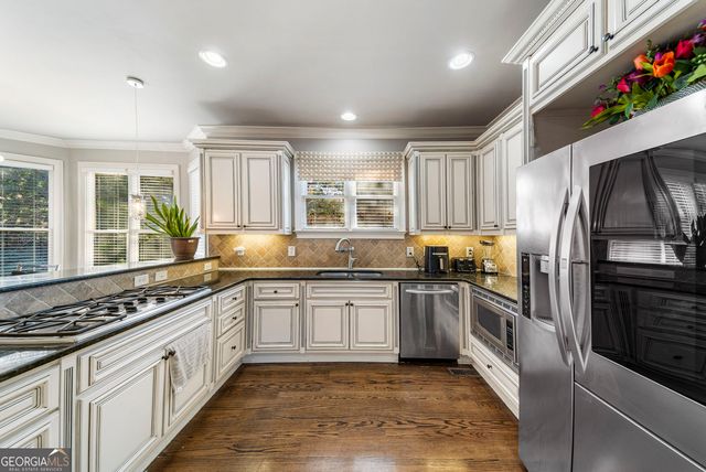 585 Settles Brook Court, Suwanee, GA 30024